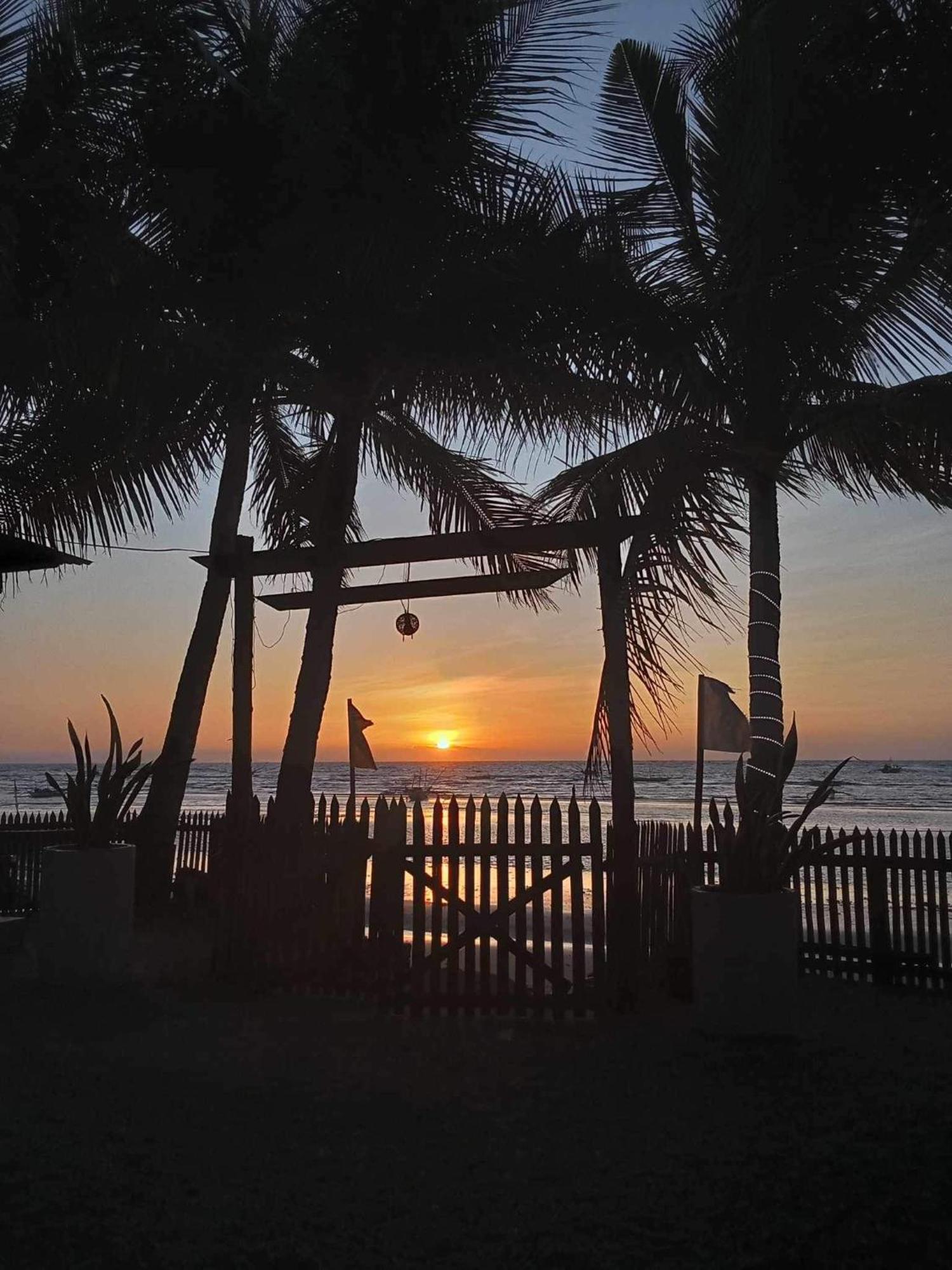 Treasure Beach Resort Carles المظهر الخارجي الصورة